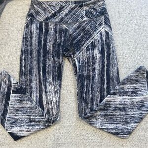 Lululemon Black and White Leggings